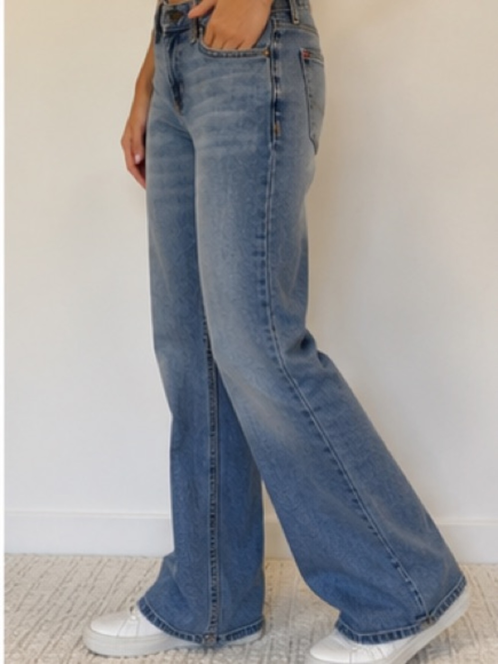 BDG, Urban Outfitters Low Waisted Flare Jeans - Picture 3 of 6